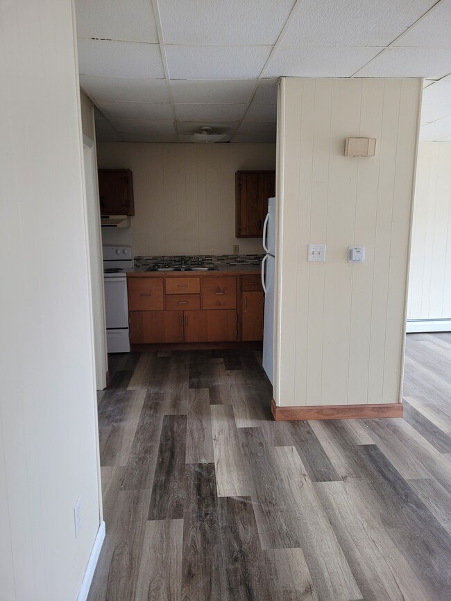 Kitchen - 101 Mitchell St
