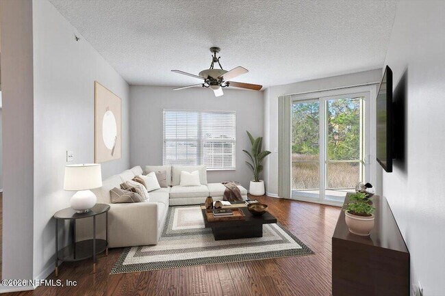 Foto del edificio - 1010 Bella Vista Blvd