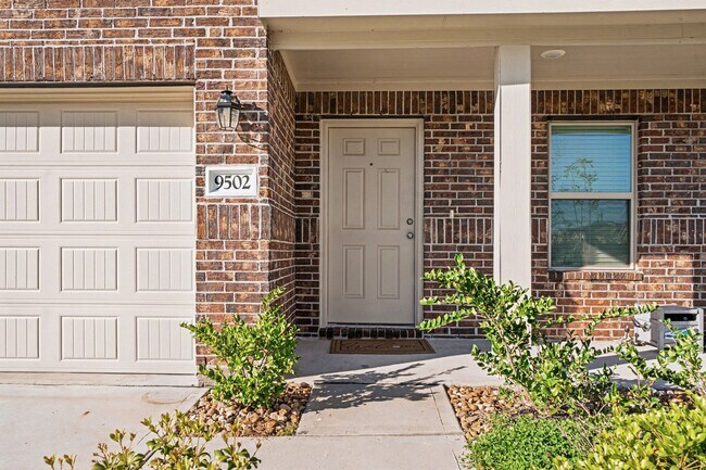 Building Photo - 9502 Brookside Point Dr