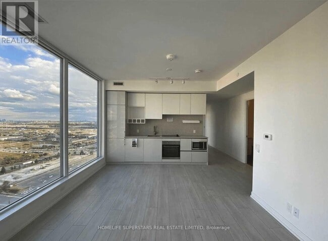 Building Photo - 5 Buttermill Ave.