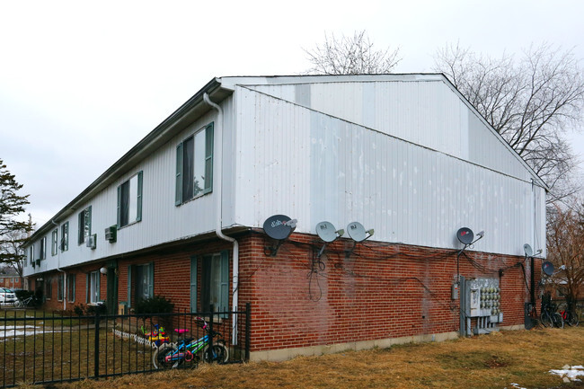 Building Photo - Algonquin Apartments