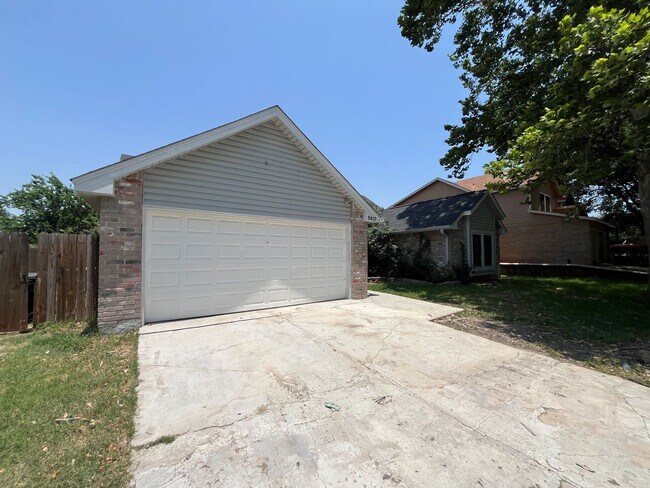 Building Photo - 3517 Foxbriar Lane, Cibolo, TX. 78108