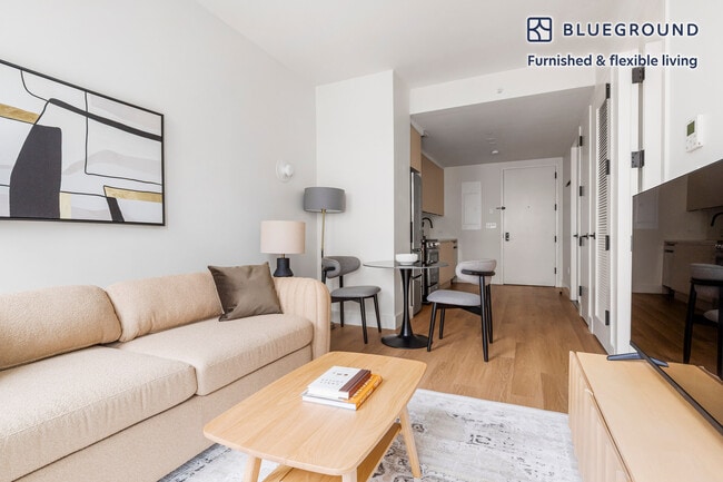 Building Photo - 130 Hope St