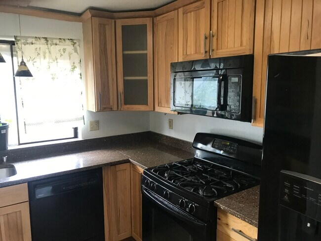 Building Photo - 1724 Cedrus Cir