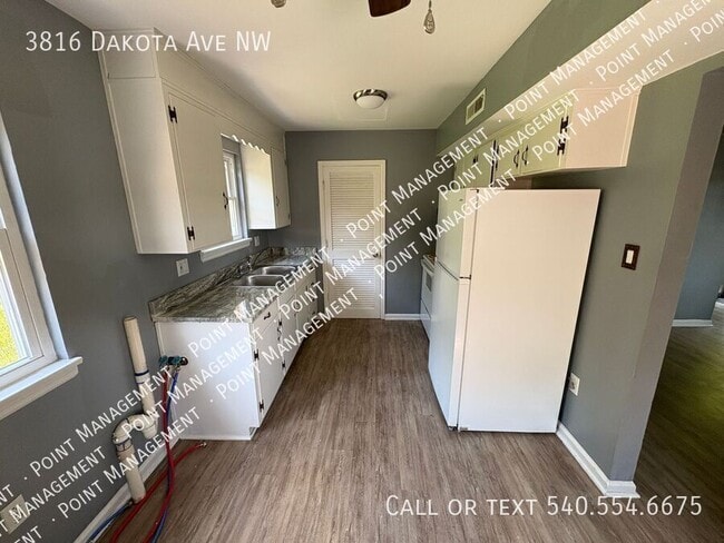 Building Photo - 3816 Dakota Ave NW