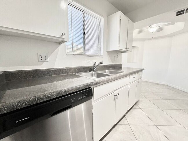 Foto del edificio - 16818 N 56th St