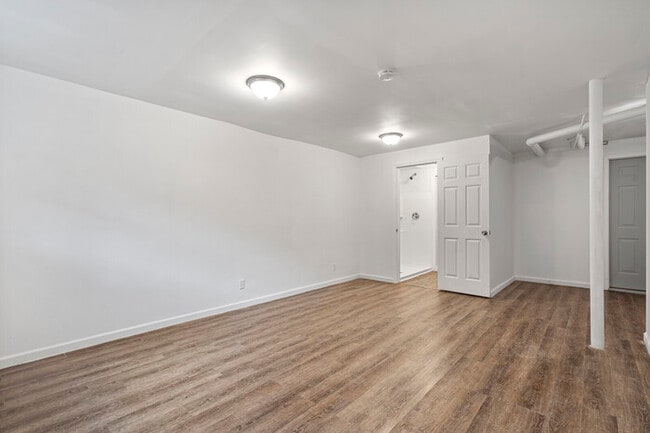 Building Photo - For Rent – Updated Studio in Old Hickory | $975/Month