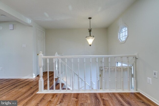 Building Photo - 1589 Woodcrest Dr