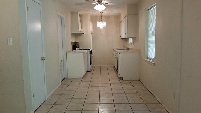 Foto del edificio - 5519 Mendota Ln