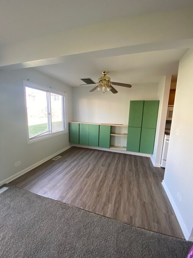 3004 Roberts Dr Unit 1, Woodridge, IL 60517 Condo for Rent in