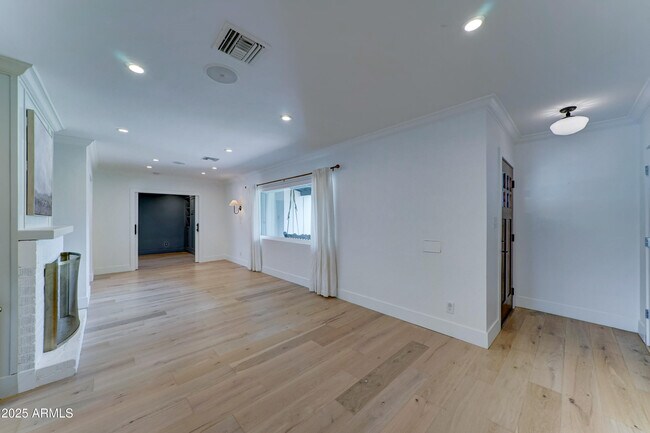 Foto del edificio - 4331 E Avalon Dr