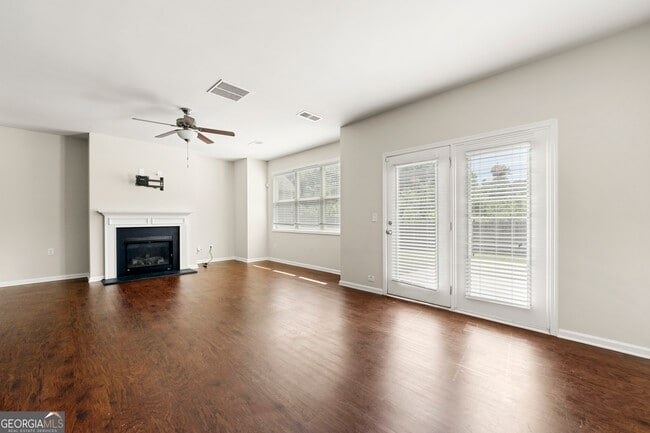 Building Photo - 2411 Oakleaf Cir