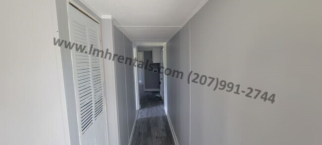 Building Photo - 20 Hall Ln