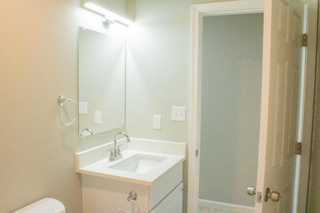 Foto del edificio - 501 N Patterson Park Ave