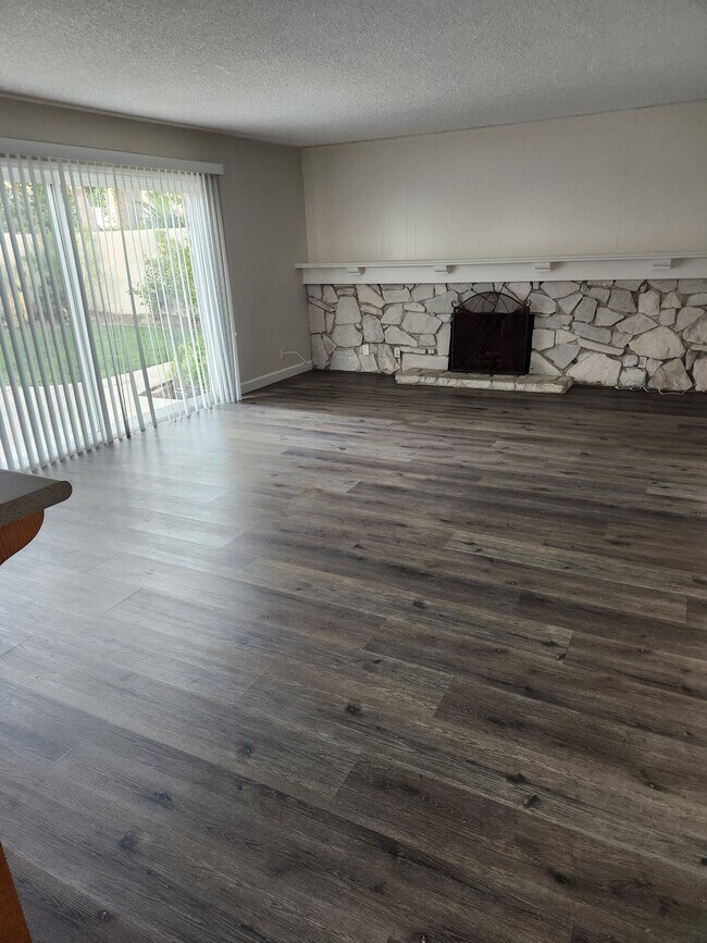 Foto del edificio - 25082 Owens Lake Cir