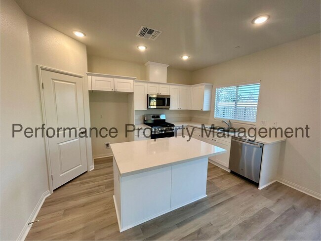 Foto del edificio - *Move In Special* Beautiful 3 Bed/2 Bath +...