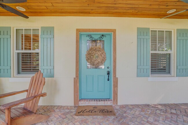 Foto del edificio - 715 SW 25th Pl
