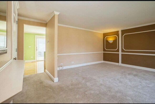 Foto del edificio - 923 Jeffery Ct