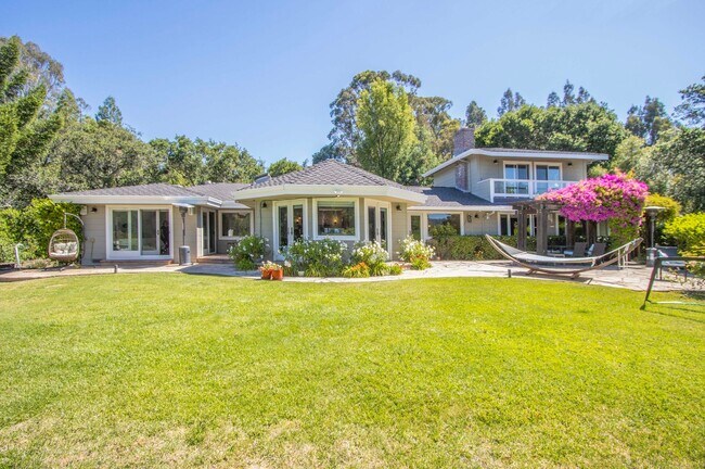 Building Photo - Kentfield Gated Estate