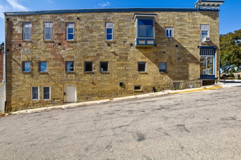 Primary Photo - 104 High St