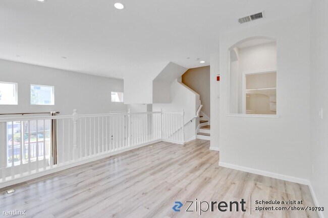 Building Photo - 4 br, 3 bath Townhome - 2702 Holly Street,...