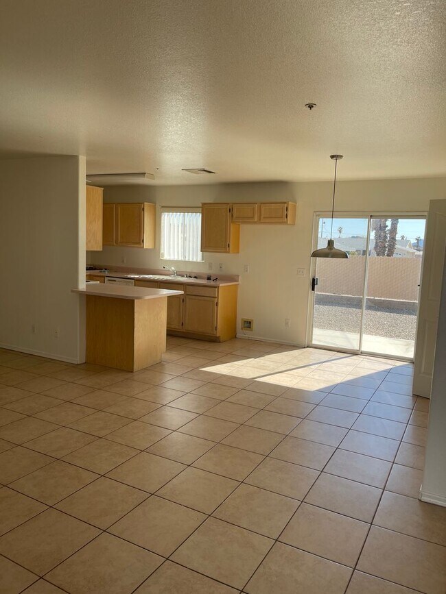 Building Photo - Unfurnished Full Time Duplex