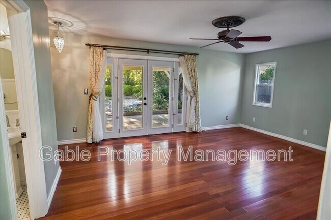 Foto del edificio - 26421 Torrey Pines Dr