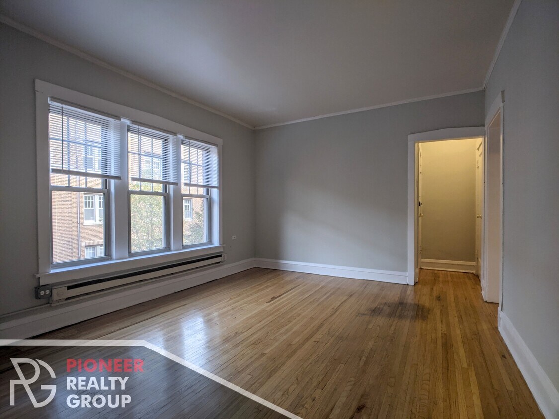 Foto principal - 634 W Barry Ave