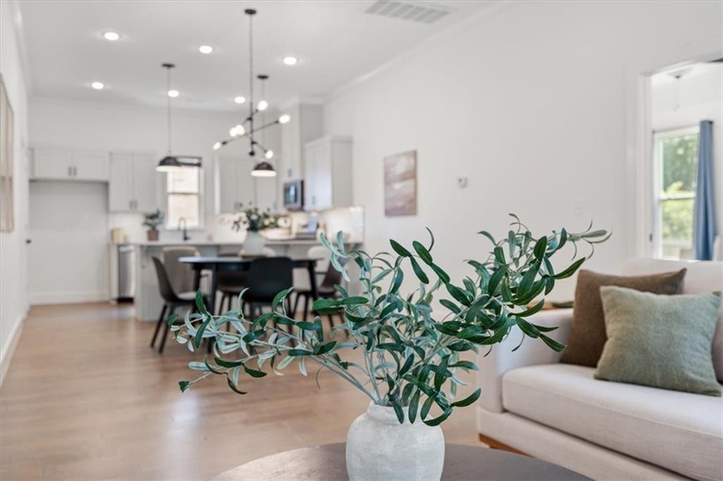 Foto principal - 2195 N Woodlark Ln