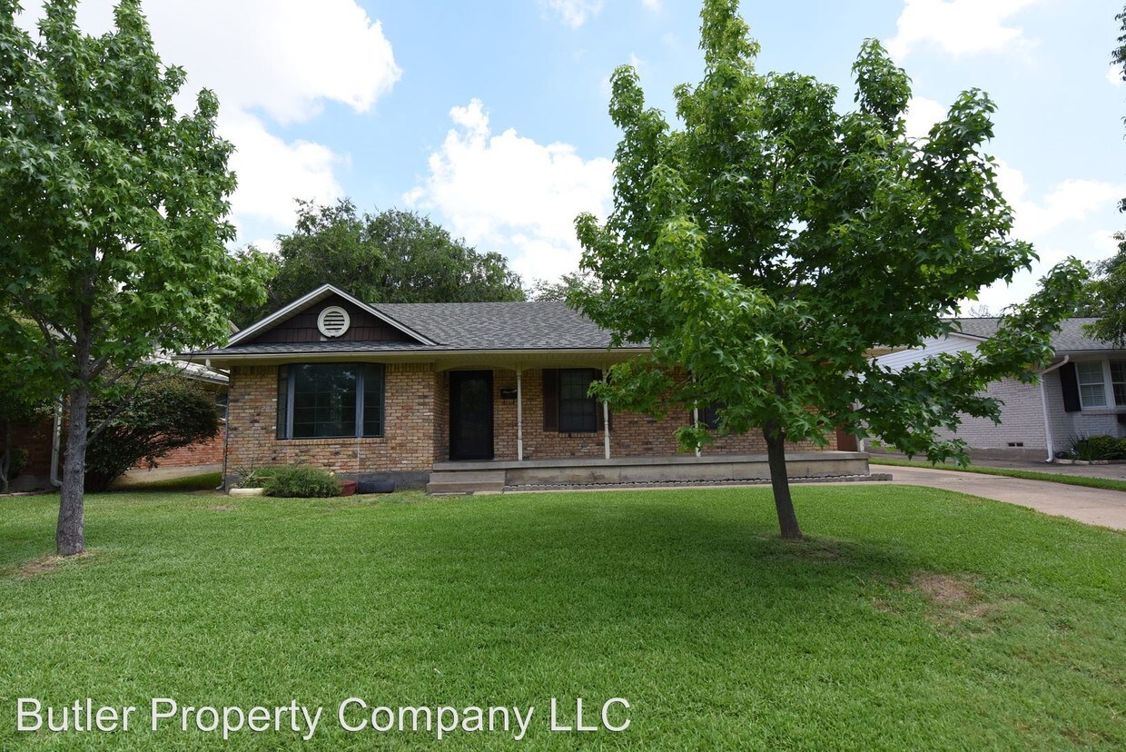 Primary Photo - 10107 Parkford Dr