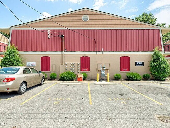 Building Photo - "Coming Soon 1-Bedroom Retreat on Goldsmith Ln, Louisville"