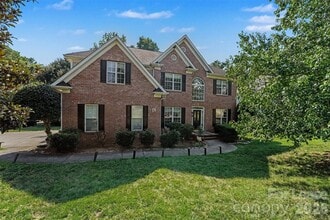Building Photo - 11526 Sir Francis Drake Dr