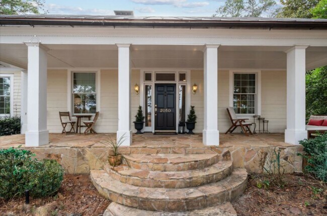 Foto del edificio - 2050 Midland Rd