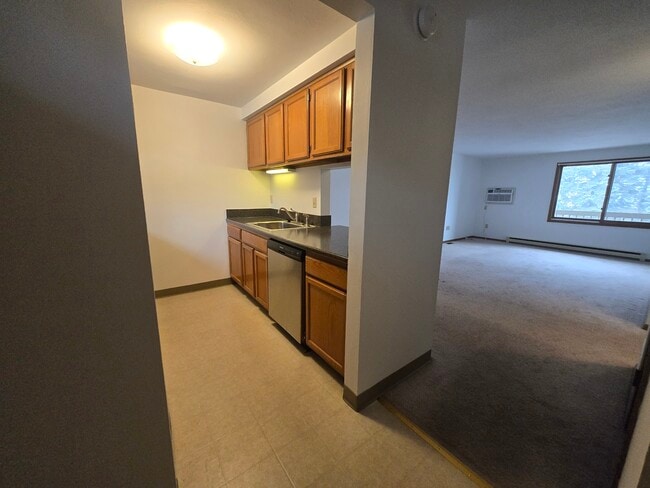 Building Photo - 33 4th Ave