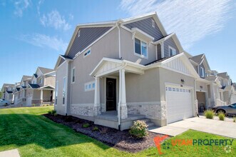 Building Photo - 1316 Dawes Wy