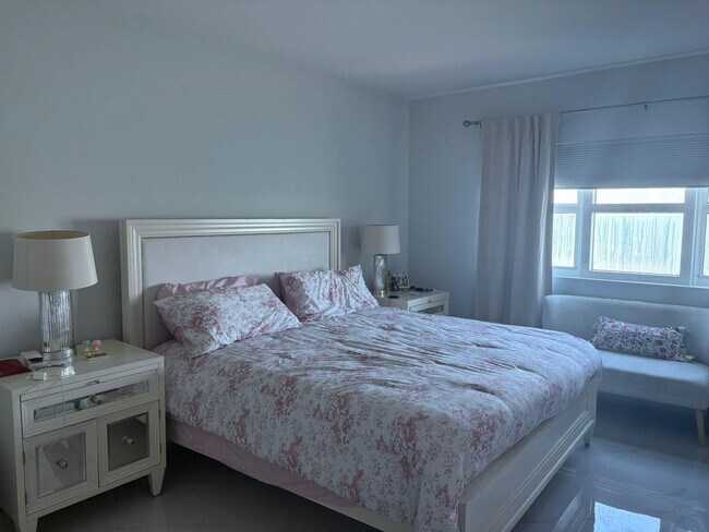 Foto del edificio - 2650 Lake Shore Dr