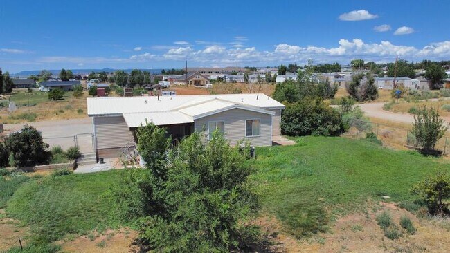 Building Photo - 853 S 200 E