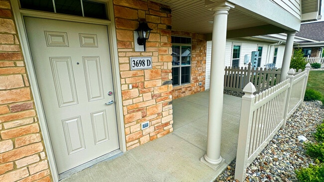 Kendall Covered Patio - QUAIL CREEK