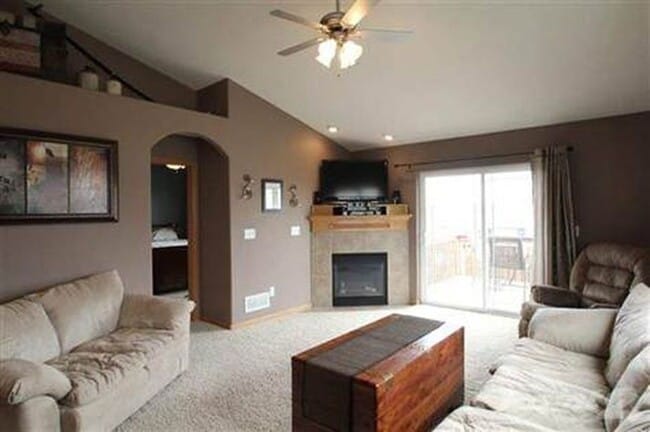 Building Photo - Quiet North Liberty Townhouse - CCA School District