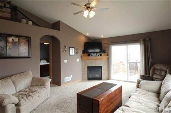 Foto del edificio - Quiet North Liberty Townhouse - CCA School District