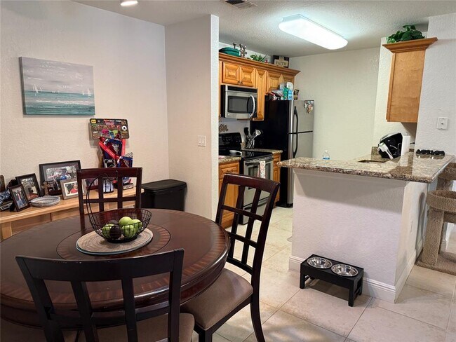 Foto del edificio - 8827 Manor Loop