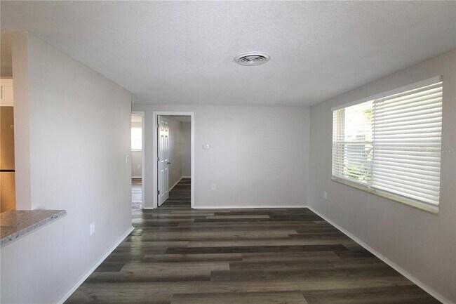 Building Photo - 615 Osceola Rd