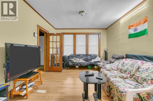 Building Photo - 69 Shepherd St E