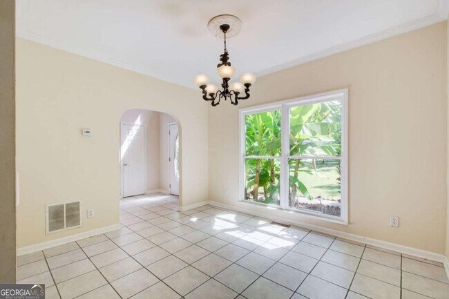 Foto del edificio - 2462 Empire Forest Dr