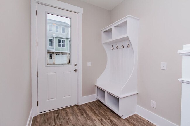 Building Photo - SUMMERWALK