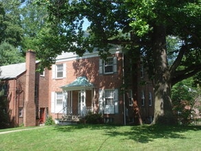 Building Photo - 8401 Greenwood Ave