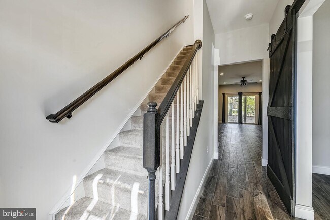 Building Photo - 460 Willow Bend Dr