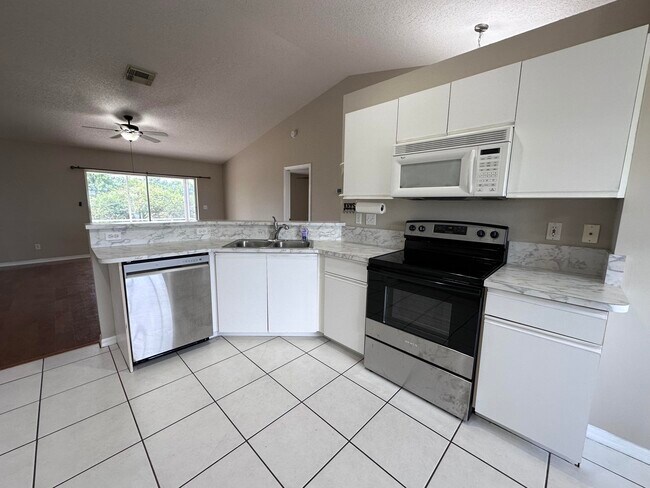 Foto del edificio - 474 SW Fields Ave