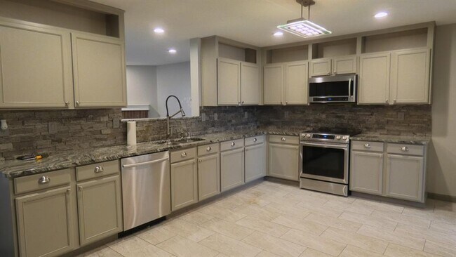 Building Photo - 3004 Limestone Hill Ln