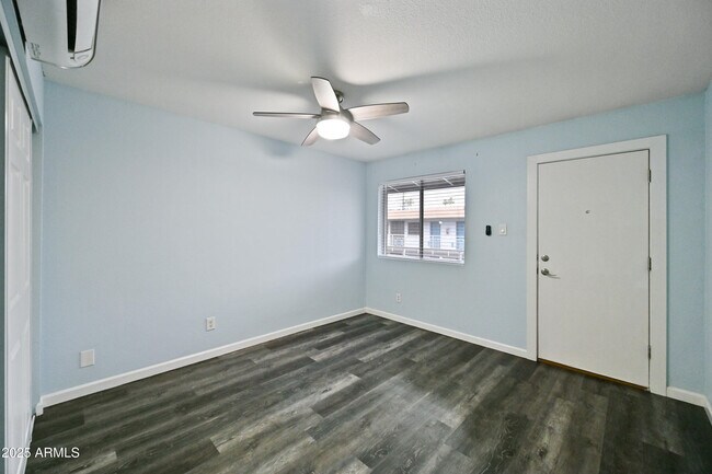Building Photo - 3025 N 32nd St